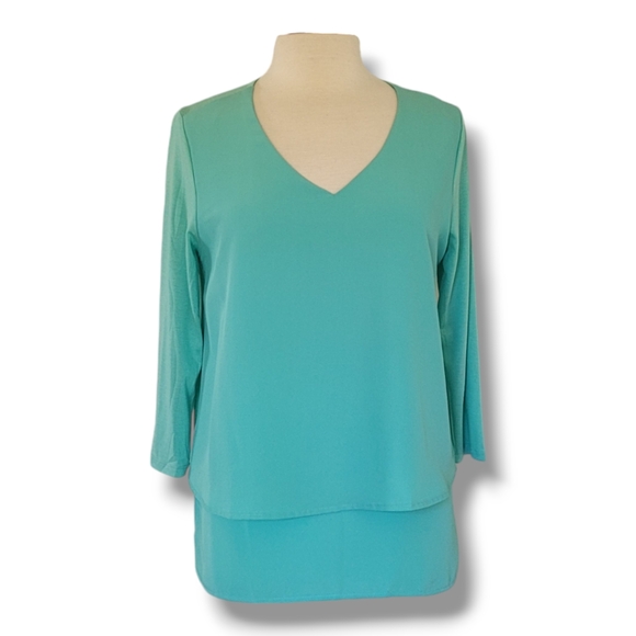 DG2 by Diane Gilman Tops - DG2 Diana Gilman V Neck 3/4 Sleeve Layered Turquoise Blouse. Size M